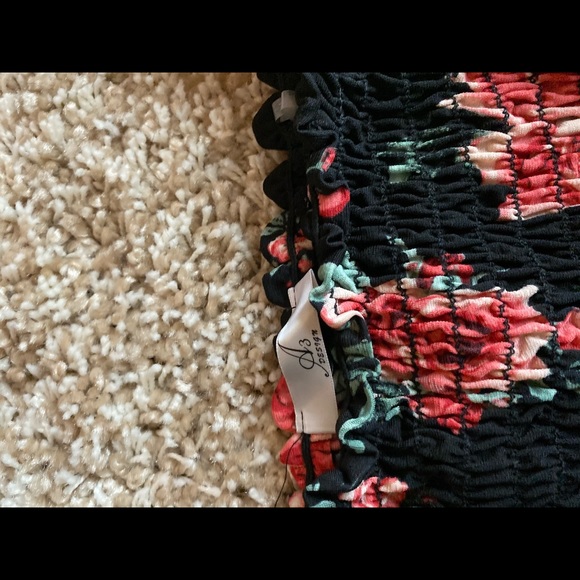 Floral off-shoulder crop top - Picture 4 of 5